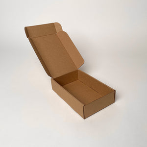 Small E-commerce shipping mailer available for purchase from Flush Packaging. Perfect for shipping small items with USPS